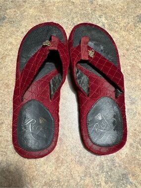 Reef Men’s Burgundy Quilted Velvet Flip Flops